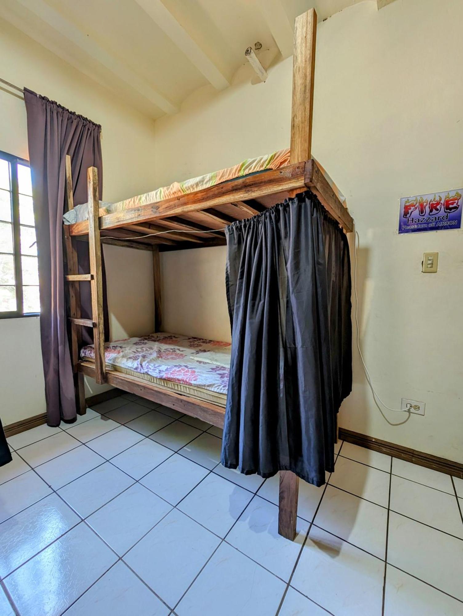 Screaming Gecko Hostel Busuanga Kültér fotó